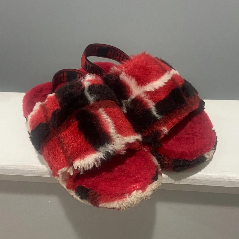 UGG Fluff Yeah Slide Backstrap Slippers in Plaid Punk Red Kids Size 3